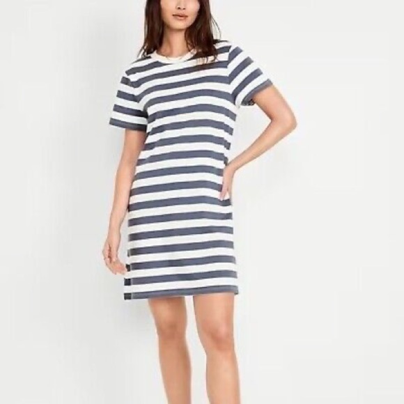 Old Navy Dresses & Skirts - NWT Old Navy Mini Tshirt Dress